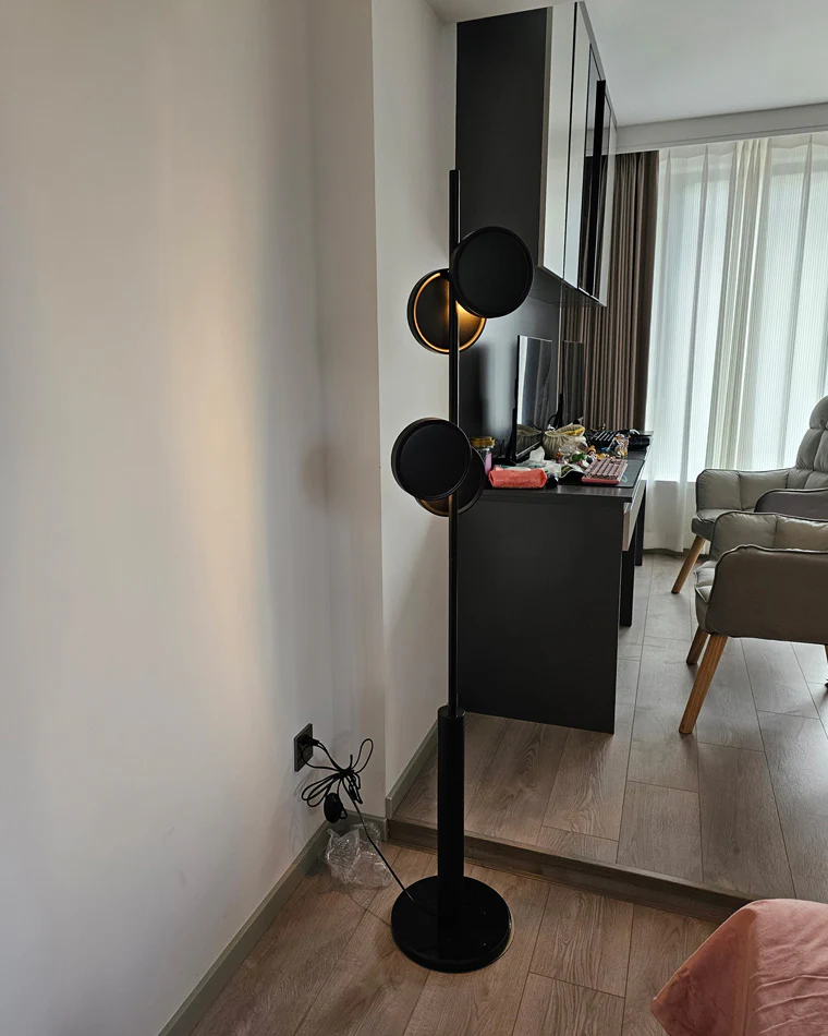 WOMO Black Pole Floor Lamp-WM7037 - Image 9