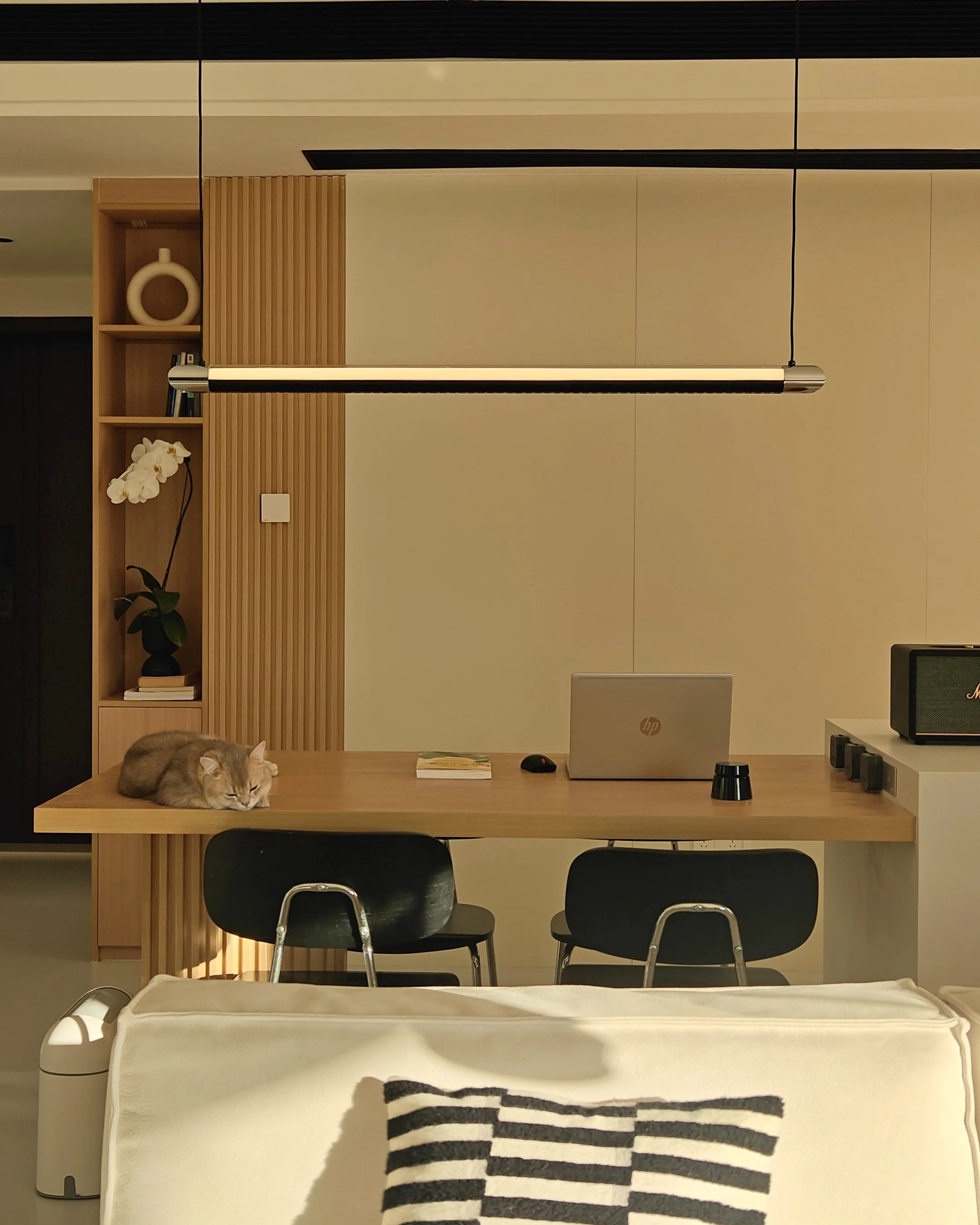 WOMO Black Linear Pendant Light - WM3225 - Image 6