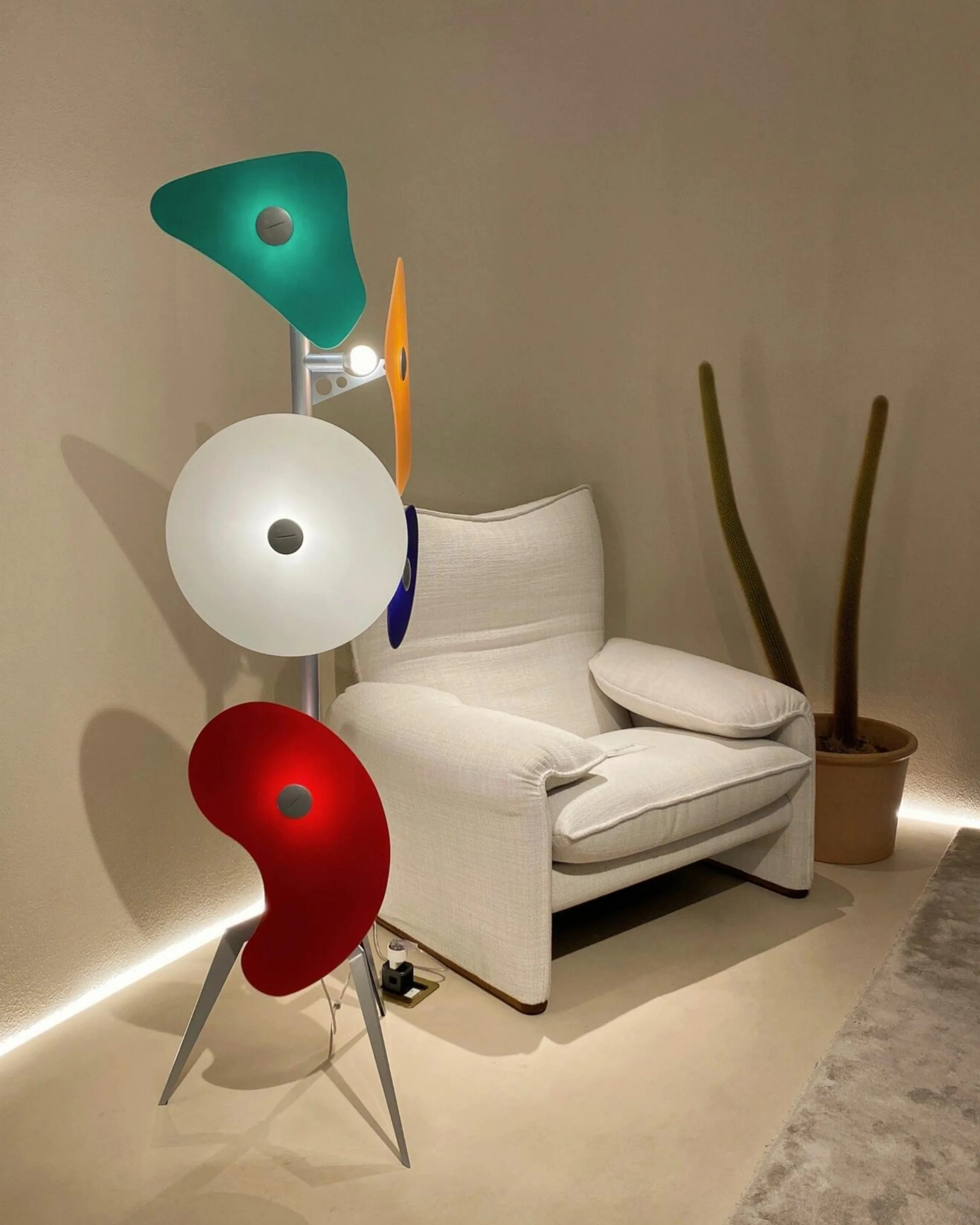 WOMO Post Modern Tripod Floor Lamp-WM7088 - Image 5
