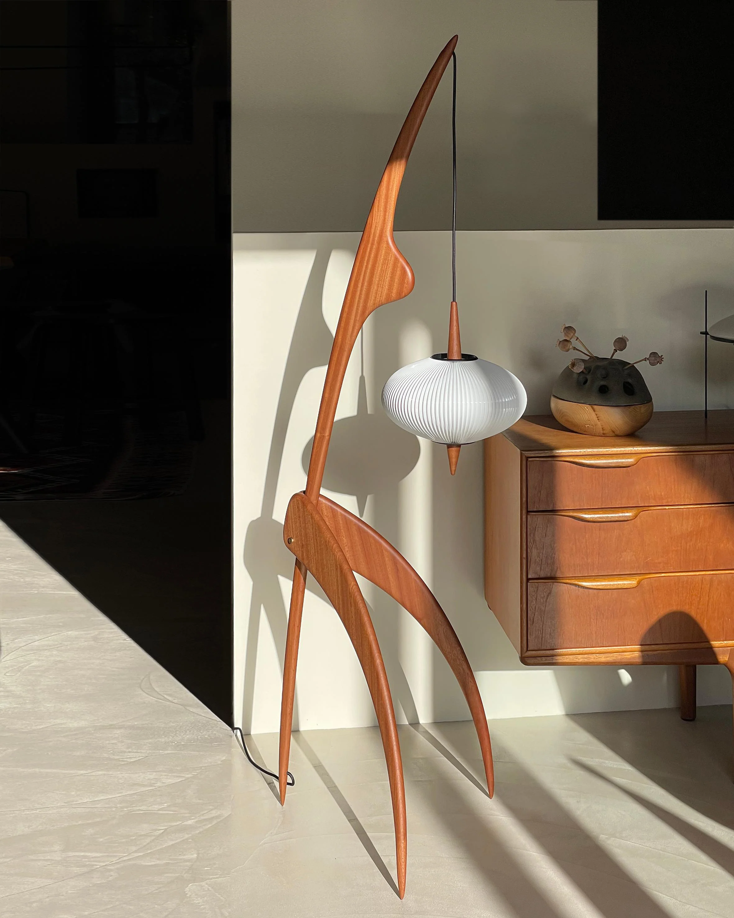 WOMO Flying Saucer Tripod Wood Floor Lamp-WM7136 - Image 7